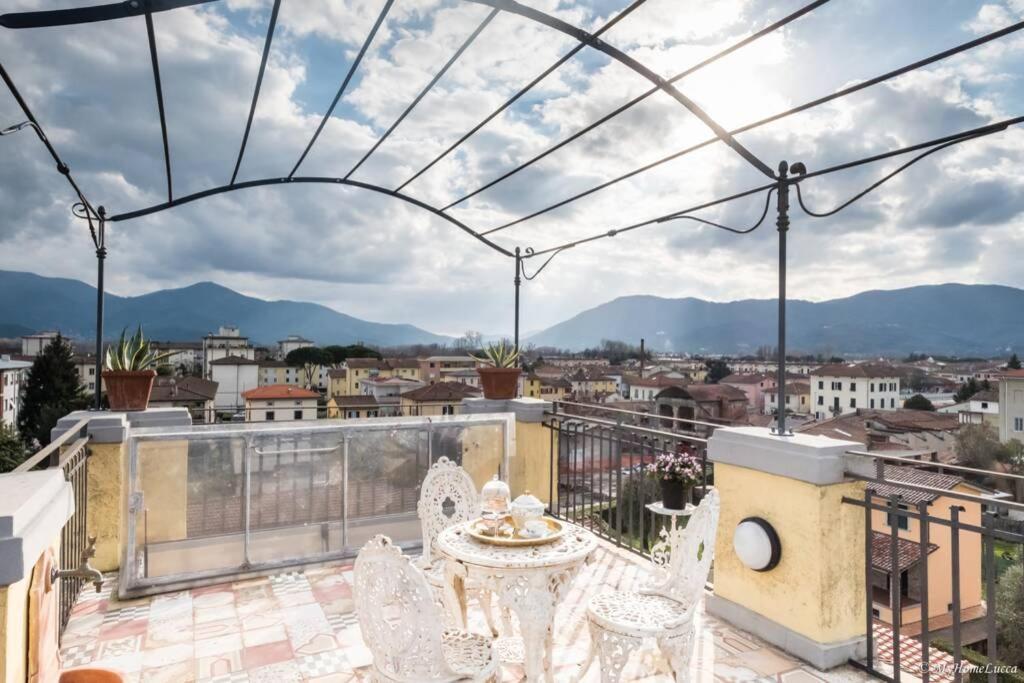 Casa Maria - Attico Di Lusso Vicino Alle Mura Lucca Bagian luar foto