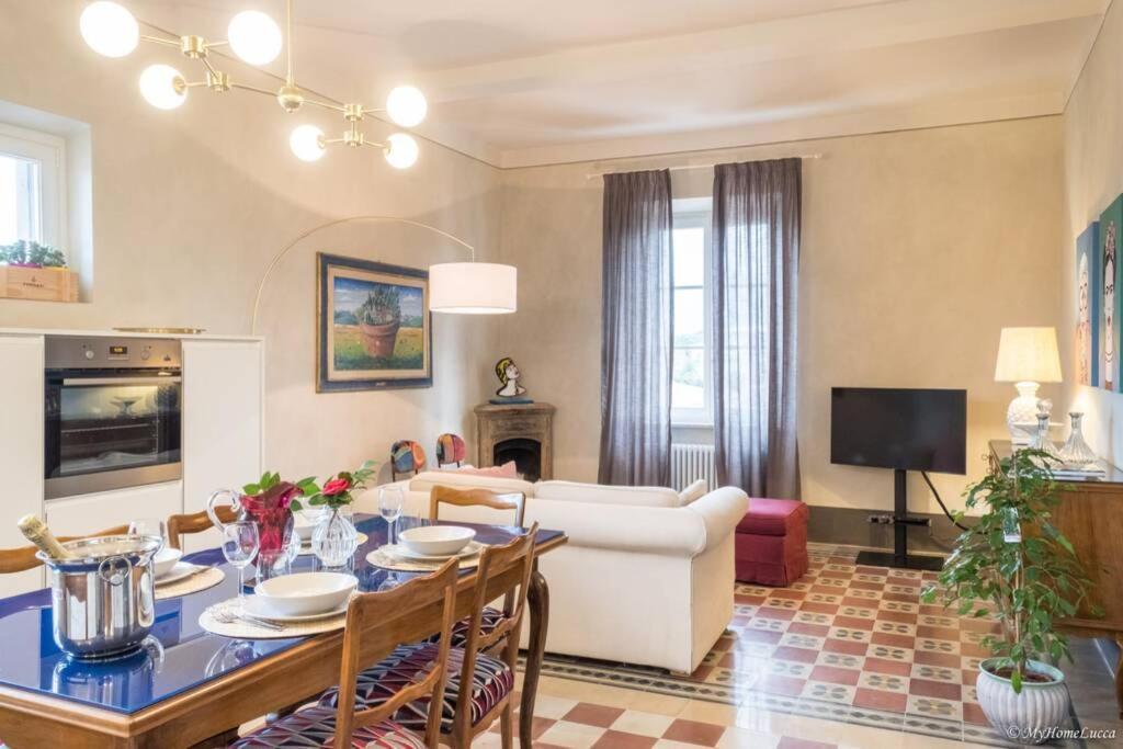 Casa Maria - Attico Di Lusso Vicino Alle Mura Lucca Bagian luar foto