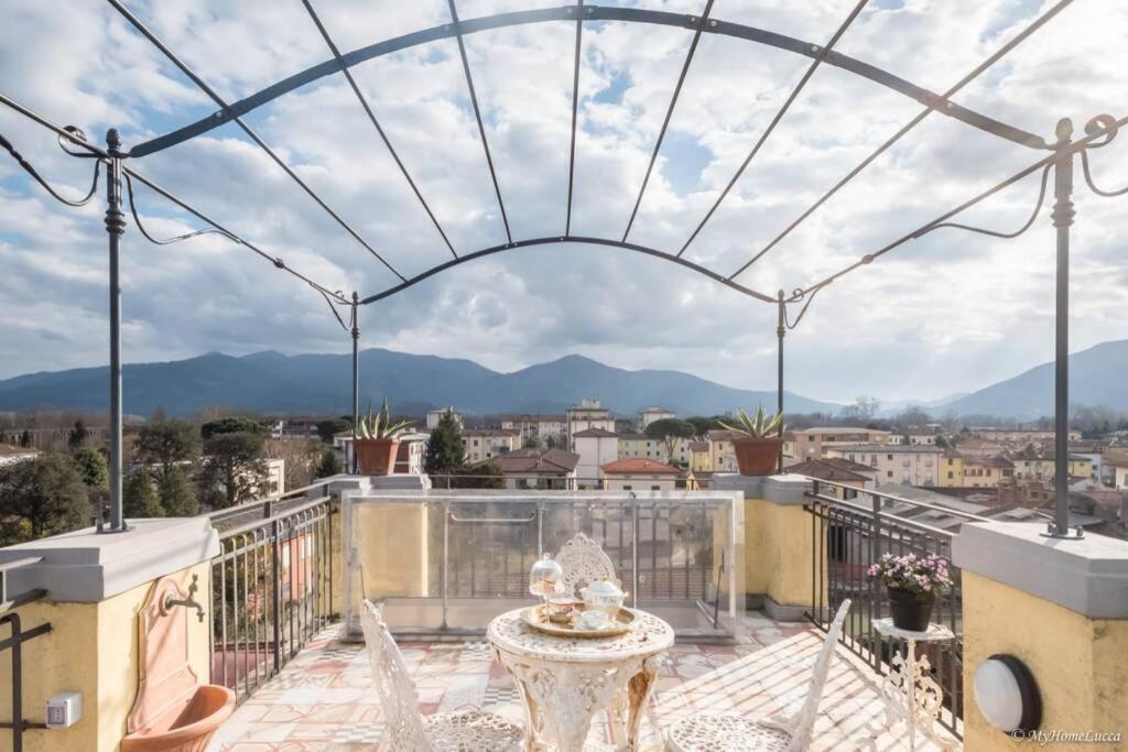 Casa Maria - Attico Di Lusso Vicino Alle Mura Lucca Bagian luar foto