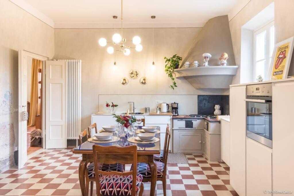 Casa Maria - Attico Di Lusso Vicino Alle Mura Lucca Bagian luar foto